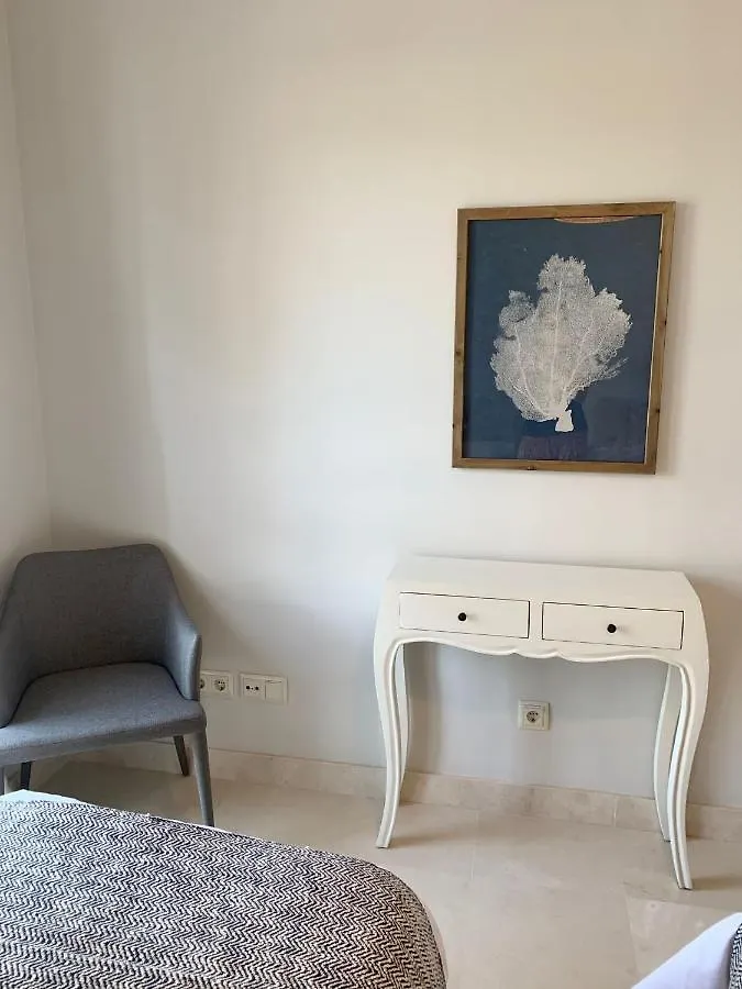 Sotogrande Alboaire- Waterfront Luxury 4 Bedroom Apt In The Marina Of Sotogrande 0*,  Hiszpania