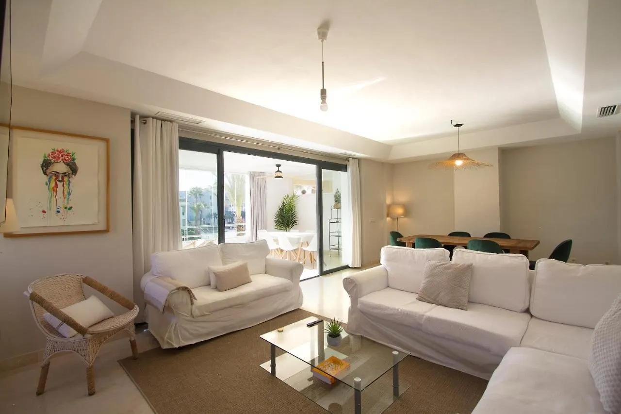 Sotogrande Alboaire- Waterfront Luxury 4 Bedroom Apt In The Marina Of Sotogrande Hiszpania