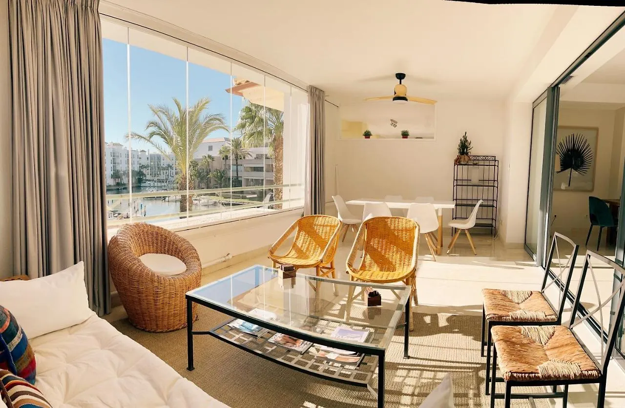 Sotogrande Alboaire- Waterfront Luxury 4 Bedroom Apt In The Marina Of Sotogrande Apartament