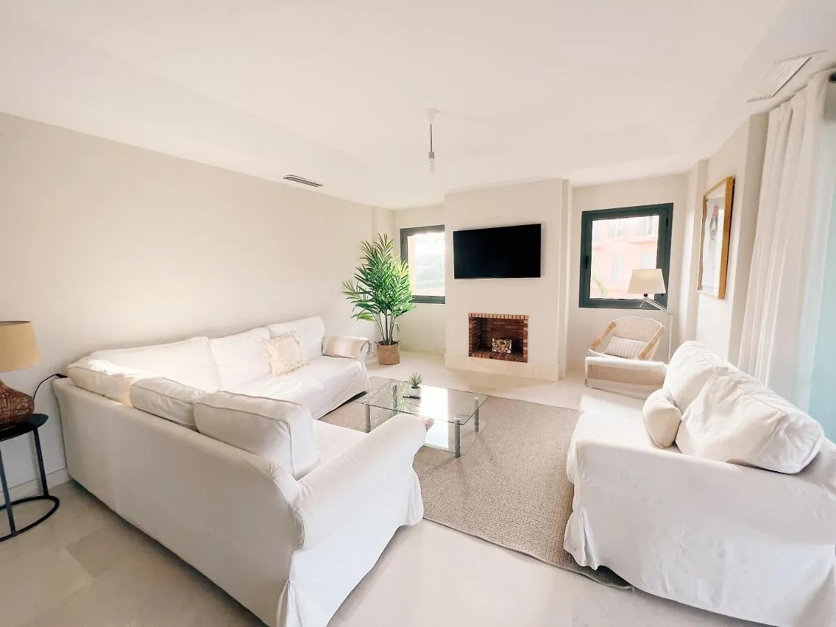 Sotogrande Alboaire- Waterfront Luxury 4 Bedroom Apt In The Marina Of Sotogrande Apartament